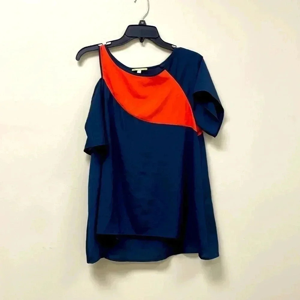 Gianni Bini Navy Orange cold shoulder hi lo hem blouse. Size medium casual date
